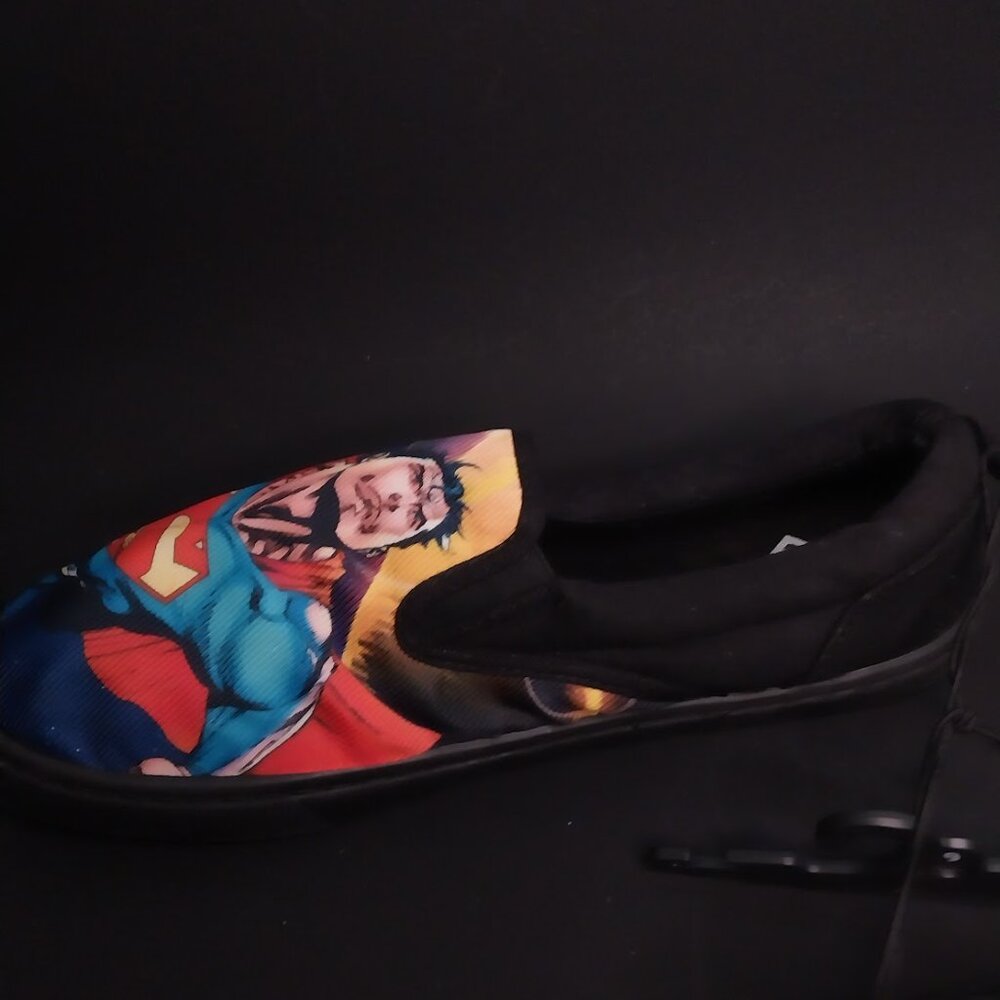 DC Comics: Superman Men's Shoes - Picture 6 of 13